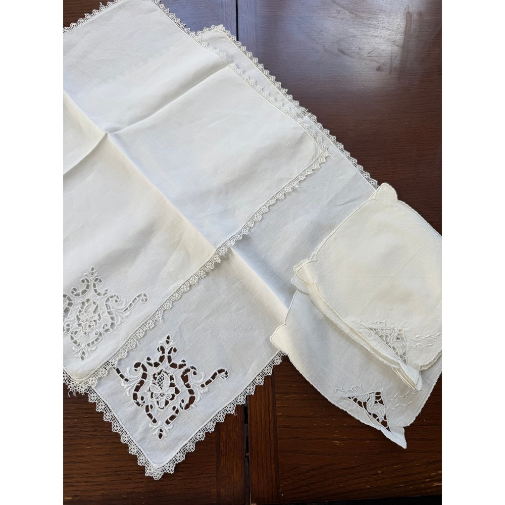 Lot of 7 VTG White Linen Dinner Cocktail Napkins Lace Cutwork Hand Embroidered
